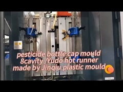 8holte injectie gietmachine koudloper 70mm plastic flesgietmachine voor 50L Jerrycan